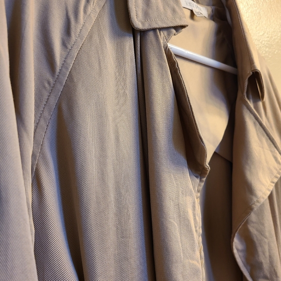 Bohme Soft Tan Spring Trench - Picture 4 of 6